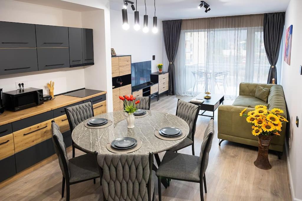 Royal Family Apartment *